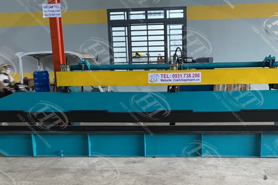 máy chấn máng